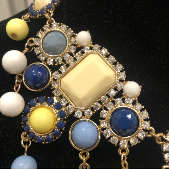 Statement necklace with rhinestones. Very good condition. - Picture 8 of 8